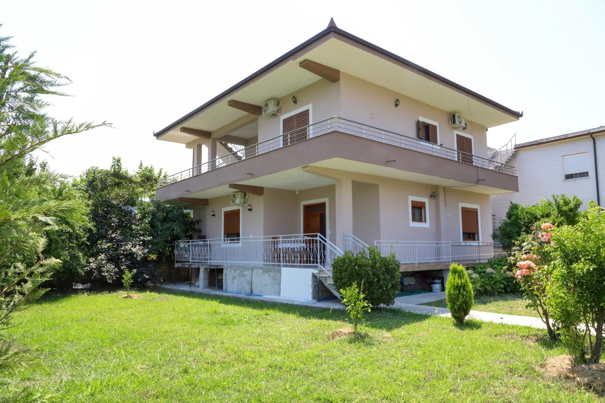Villa Fjorentin Берат Экстерьер фото